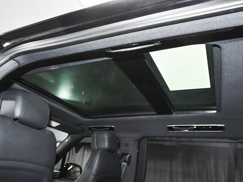 Used 2025 Land Rover Range Rover Long Wheelbase SE AWD/4WD image 53