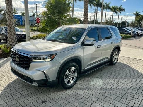 Used 2023 Honda Pilot EX-L image 3