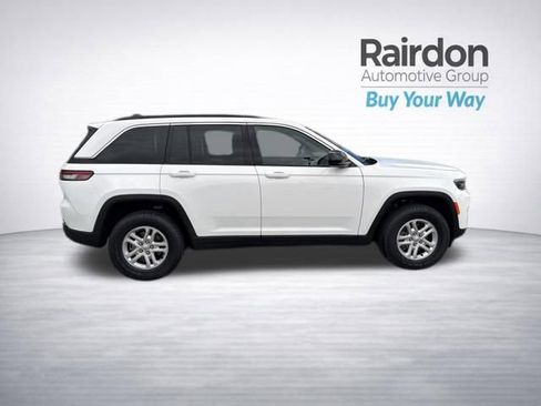 Used 2025 Jeep Grand Cherokee Laredo image 9