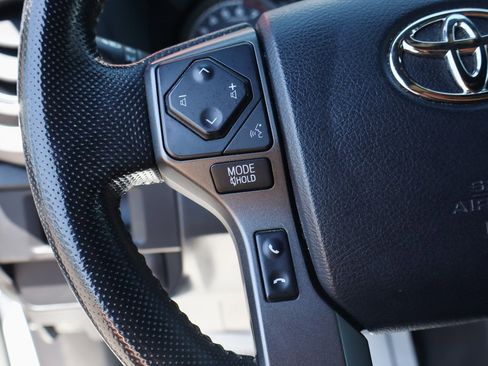 Used 2016 Toyota Tacoma TRD Sport image 25