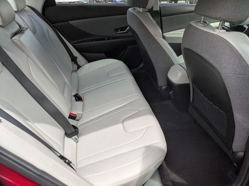 Certified 2024 Hyundai Elantra Limited FWD image 23