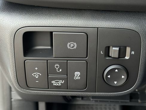 New 2025 Hyundai Ioniq 6 SE image 24