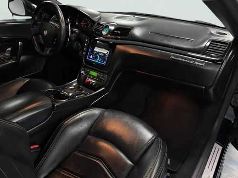 Used 2015 Maserati GranTurismo Sport RWD image 23