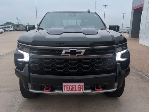 Used 2024 Chevrolet Silverado 1500 ZR2 w/ Technology Package AWD/4WD image 2