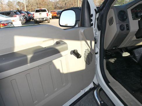 Used 2010 Ford F350 XL image 15