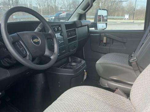 New 2025 Chevrolet Express 3500 Work Van w/ Power Convenience Package image 25