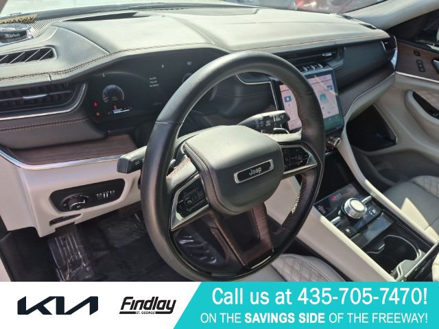 Used 2023 Jeep Grand Cherokee L Summit w/ Advanced Protech Group IV AWD/4WD image 15