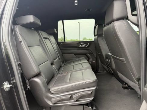 Used 2024 Chevrolet Suburban LT AWD/4WD image 12