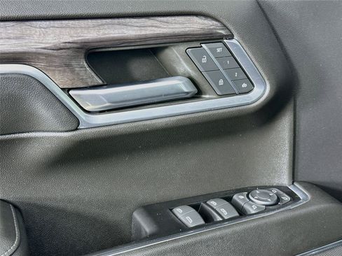Used 2022 Chevrolet Silverado 1500 LTZ AWD/4WD image 18