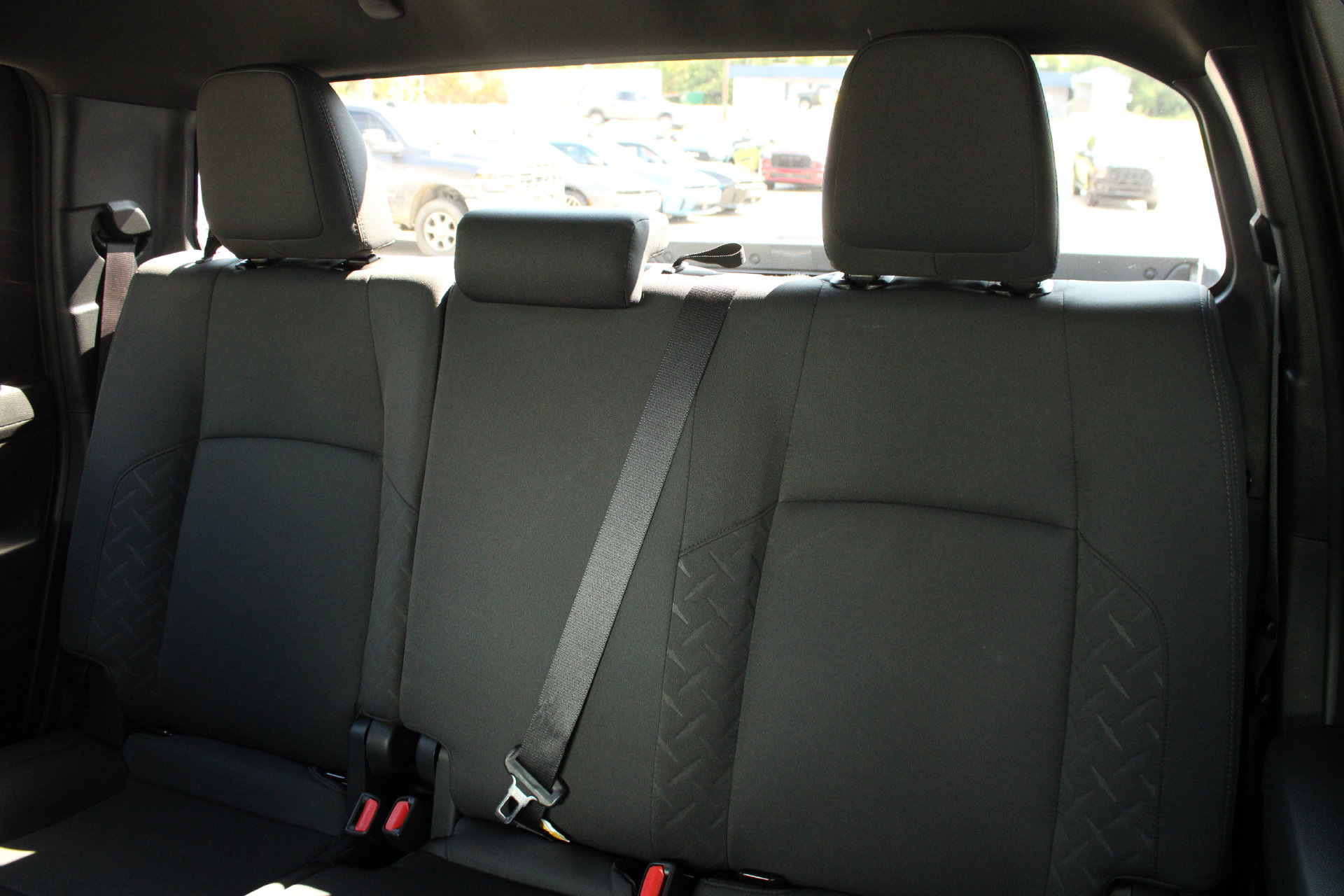 Used 2025 Toyota Tacoma SR5 AWD/4WD image 15