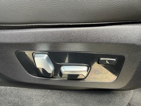 Used 2019 BMW X7 xDrive50i w/ Dynamic Handling Package AWD/4WD image 15