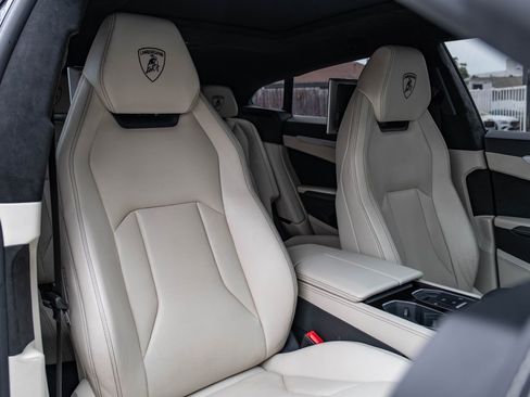 Used 2019 Lamborghini Urus image 43