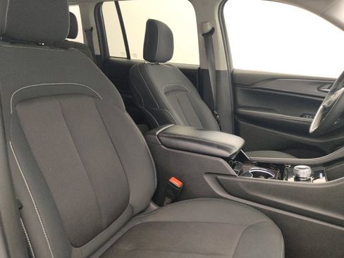 Used 2023 Jeep Grand Cherokee Laredo RWD image 21