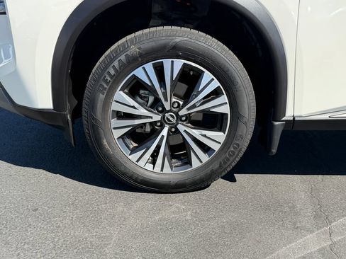 Used 2023 Nissan Rogue SV FWD image 6