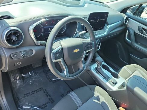 Used 2025 Chevrolet Blazer LT FWD image 19