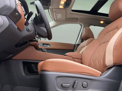 New 2026 Nissan Pathfinder Platinum AWD/4WD image 21