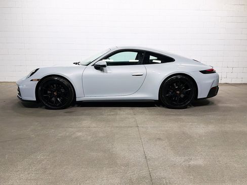 Used 2025 Porsche 911 Carrera image 2