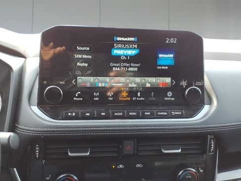 Used 2023 Nissan Rogue SL w/ SL Premium Package image 16