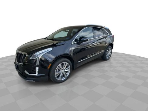 Certified 2025 Cadillac XT5 Premium Luxury FWD image 4