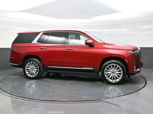 Certified 2024 Cadillac Escalade Premium Luxury image 8