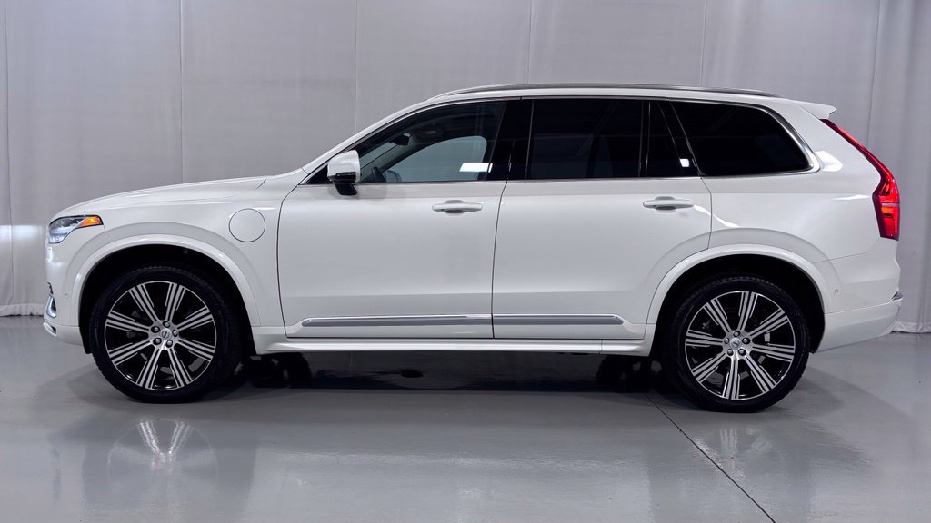 Certified 2025 Volvo XC90 T8 Plus w/ Protection Package Premier AWD/4WD image 9