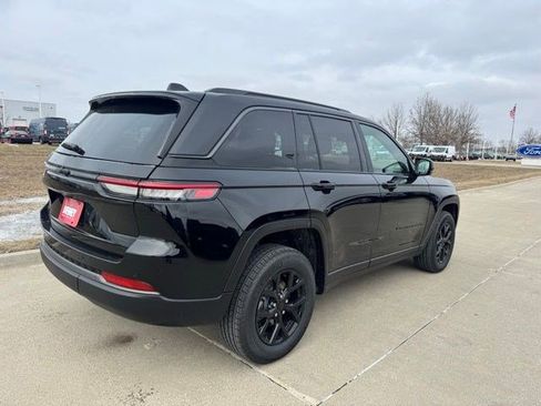 New 2026 Jeep Grand Cherokee Altitude AWD/4WD image 7