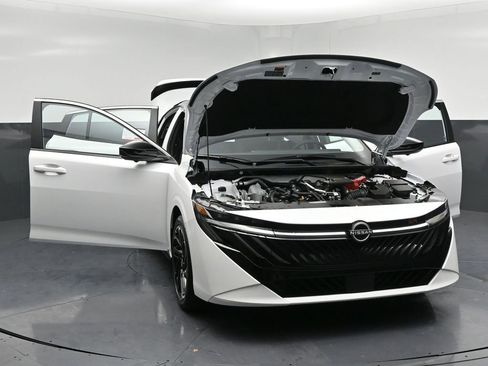 New 2026 Nissan Sentra SR w/ SR Premium Package image 36