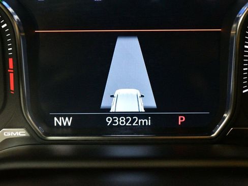 Used 2021 GMC Yukon Denali w/ Denali Premium Package image 52