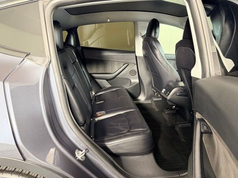 Used 2022 Tesla Model Y Performance image 32