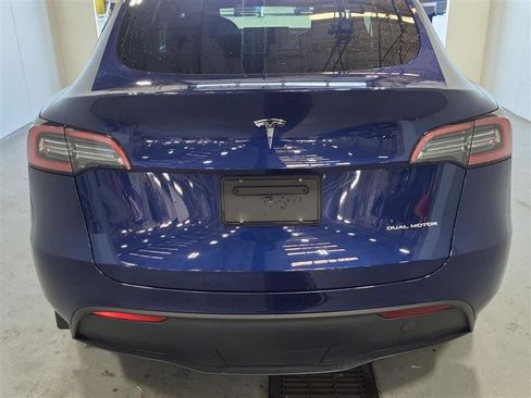 Used 2023 Tesla Model Y Long Range AWD/4WD image 8