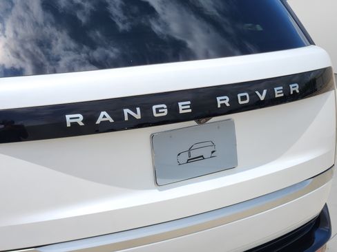 Certified 2024 Land Rover Range Rover Long Wheelbase Autobiography AWD/4WD image 34