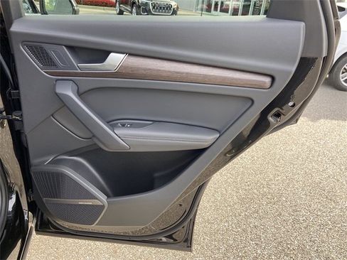 Certified 2025 Audi Q5 2.0T Premium Plus w/ Premium Plus Package image 30