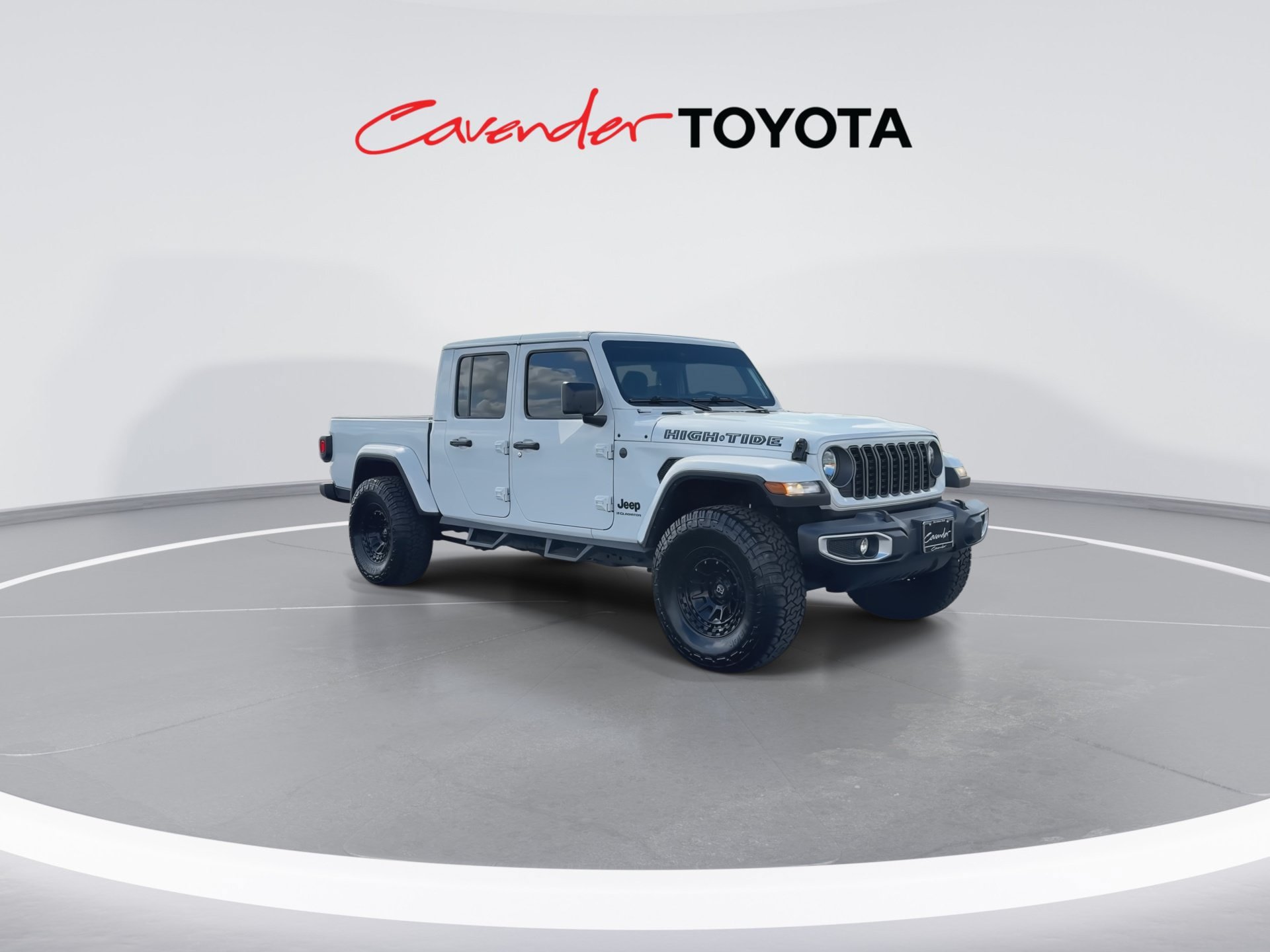 Used 2025 Jeep Gladiator Sport AWD/4WD image 2