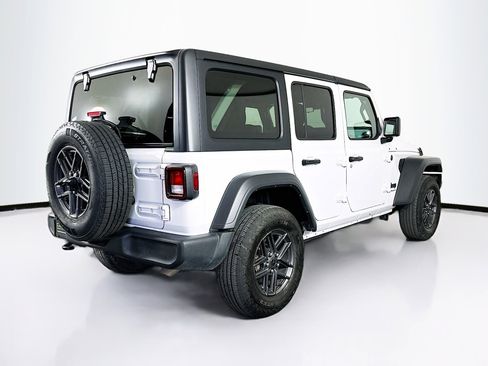 Used 2025 Jeep Wrangler Sport S image 9