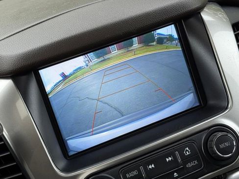 Used 2020 Chevrolet Suburban LT AWD/4WD image 32