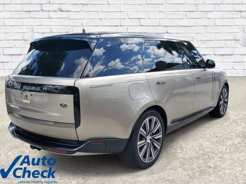 Used 2023 Land Rover Range Rover Long Wheelbase SE AWD/4WD image 4