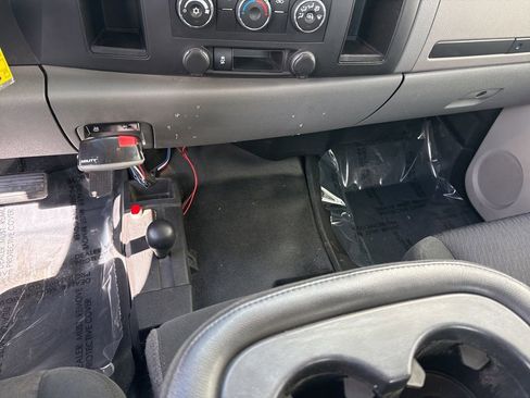 Used 2013 Chevrolet Silverado 2500 W/T AWD/4WD image 16