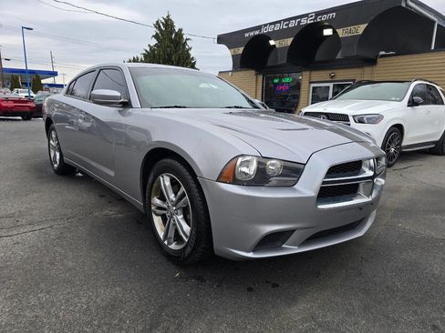 Used 2014 Dodge Charger SE image 1