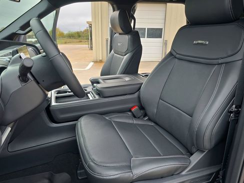 New 2025 Ford Expedition Platinum w/ Stealth Performance Package image 23