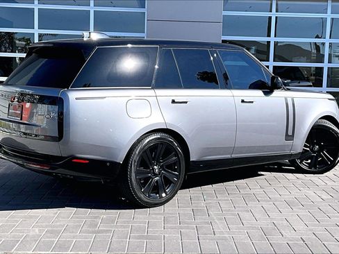 Used 2023 Land Rover Range Rover SE image 13