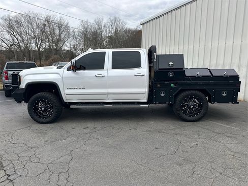 Used 2019 GMC Sierra 2500 Denali w/ Duramax Plus Package image 9
