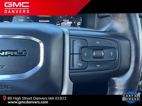 Used 2023 GMC Yukon Denali w/ Advanced Technology Package image 11