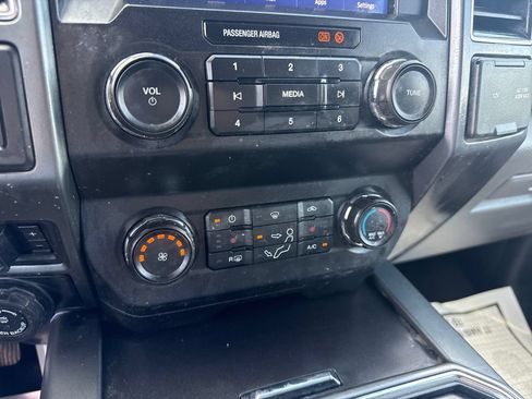 Used 2022 Ford F350 XLT w/ XLT Premium Package AWD/4WD image 36