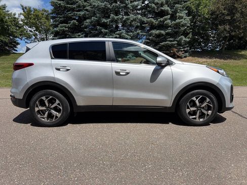 Used 2022 Kia Sportage LX FWD image 2