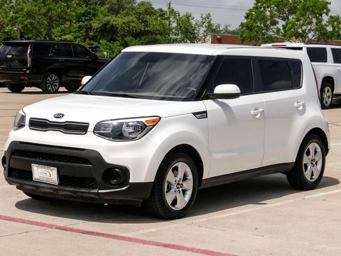 Used 2017 Kia Soul w/ Convenience Package FWD image 6