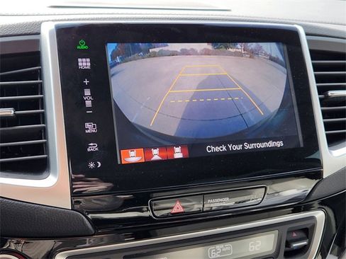 Used 2016 Honda Pilot Touring image 22