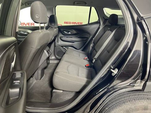 Used 2024 GMC Terrain SLE image 25