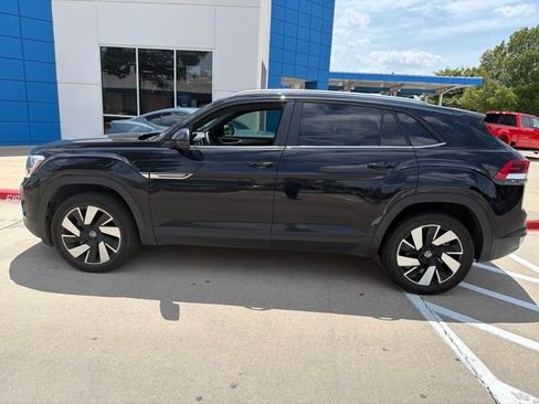 Used 2024 Volkswagen Atlas Cross Sport SE FWD image 8