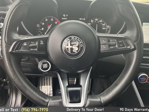 Used 2022 Alfa Romeo Giulia Ti image 22