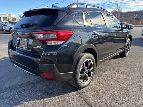 Used 2023 Subaru Crosstrek 2.0i Premium image 8